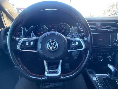 Used 2017 Volkswagen GTI SE image 27