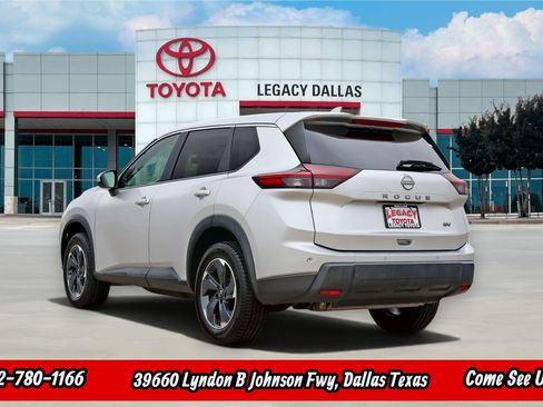 Used 2024 Nissan Rogue SV FWD image 7