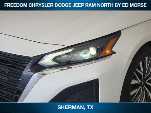 Used 2025 Nissan Altima 2.5 SV FWD image 5