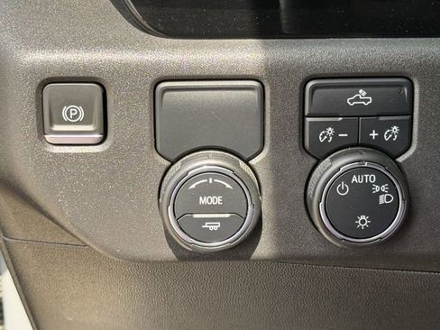 Certified 2024 Chevrolet Silverado 1500 LT RWD image 23