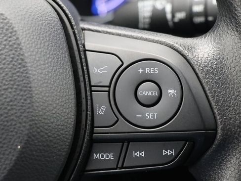 Used 2025 Toyota RAV4 XLE image 19