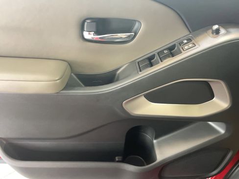 Used 2023 Nissan Frontier SV w/ Technology Package image 12