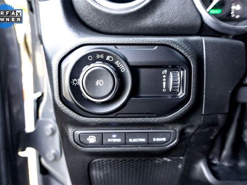 Used 2023 Jeep Wrangler Unlimited Sahara image 16