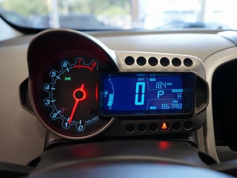 Used 2015 Chevrolet Sonic LT image 27