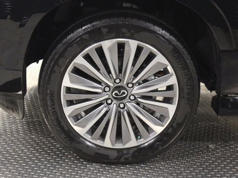 New 2025 INFINITI QX80 Luxe image 15