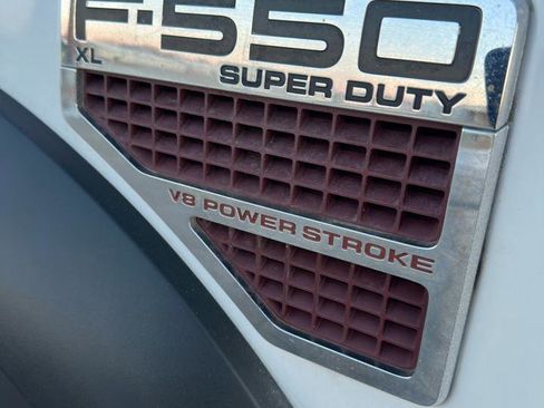 Used 2008 Ford F550 4x4 Regular Cab Super Duty image 5