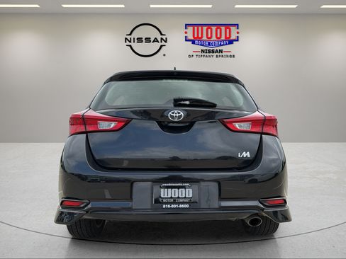 Used 2018 Toyota Corolla iM w/ Carpet Mat Package (TMS) FWD image 9