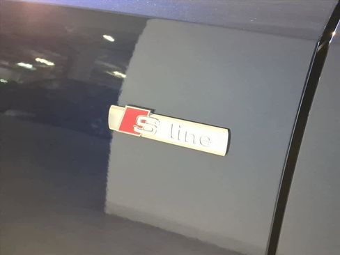 Certified 2025 Audi Q3 2.0T Premium Plus w/ Premium Plus Package image 8