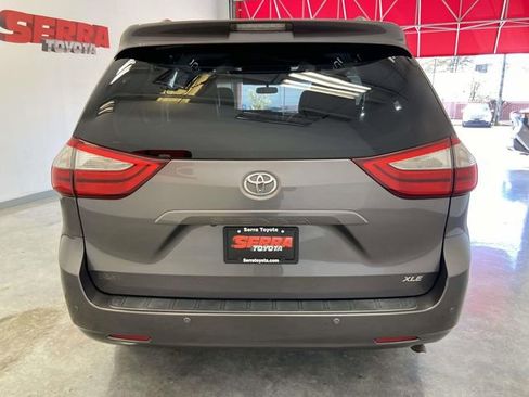 Used 2015 Toyota Sienna XLE Premium image 4