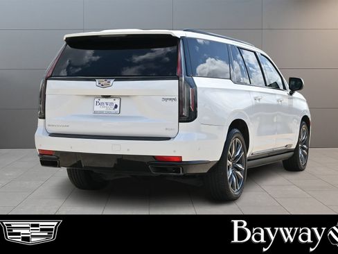 Used 2021 Cadillac Escalade ESV Sport Platinum RWD image 6