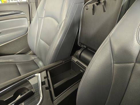 Used 2023 Buick Enclave Essence w/ Experience Buick Package image 28