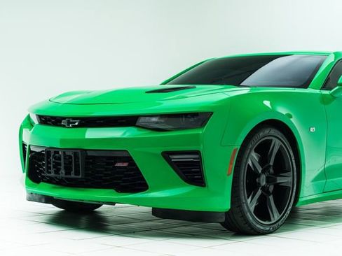 Used 2017 Chevrolet Camaro SS image 10