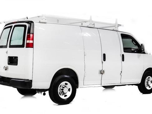 Used 2016 Chevrolet Express 2500 RWD image 5