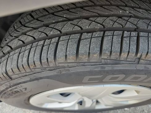 Used 2019 Toyota RAV4 LE w/ Carpet Mat Package AWD/4WD image 11