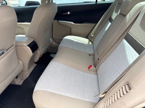 Used 2014 Toyota Camry LE FWD image 12