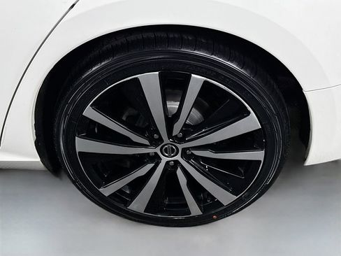 Certified 2021 Nissan Altima 2.5 SR image 32