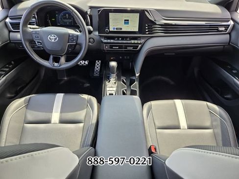 Used 2025 Toyota Camry SE FWD image 13