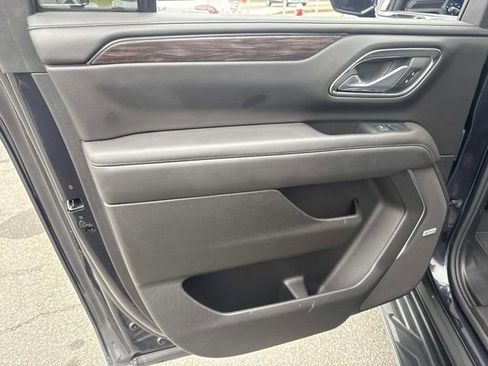 Used 2024 Chevrolet Suburban LT image 19