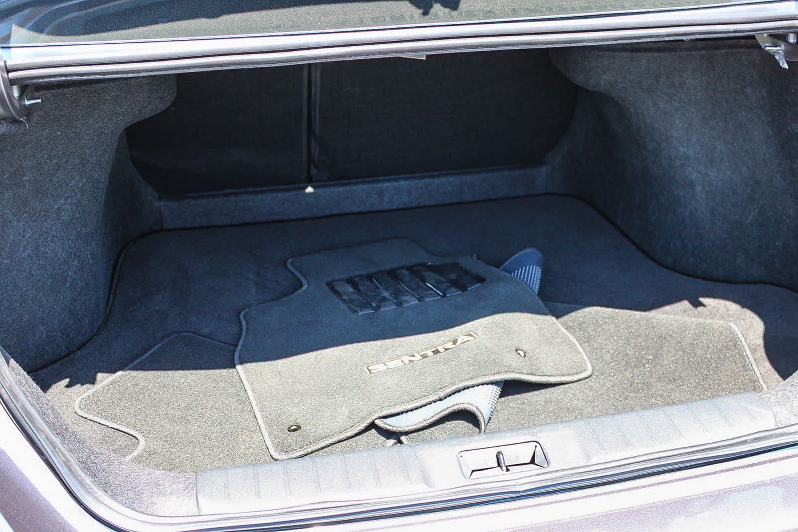 Used 2025 Nissan Sentra SR w/ SR Premium Package FWD image 25