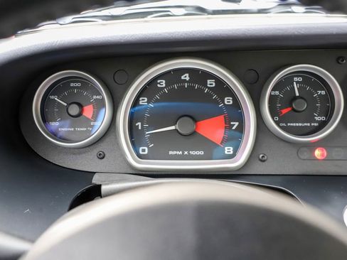 Used 2006 Ford GT RWD image 28
