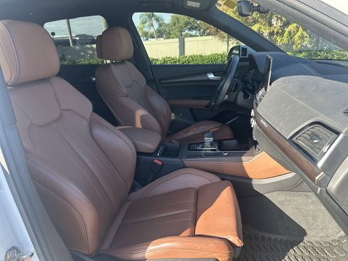 Used 2021 Audi Q5 Premium Plus w/ Premium Plus Package image 7