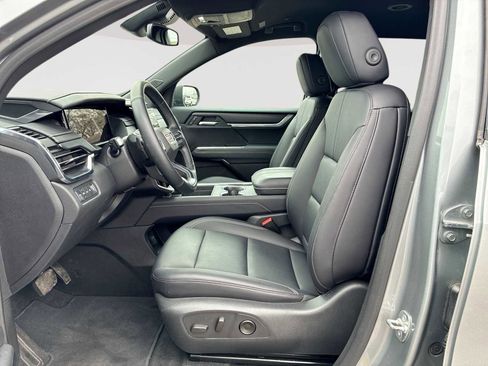 Certified 2025 GMC Acadia Elevation w/ Elevation Premium Package image 19