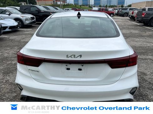 Used 2022 Kia Forte LXS FWD image 4