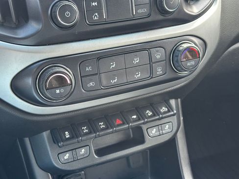 Used 2019 Chevrolet Colorado ZR2 image 33