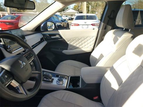 Used 2022 Mitsubishi Outlander SEL image 15