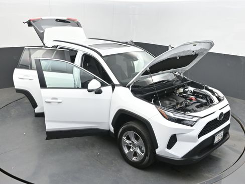 Used 2025 Toyota RAV4 XLE w/ Convenience Package image 41