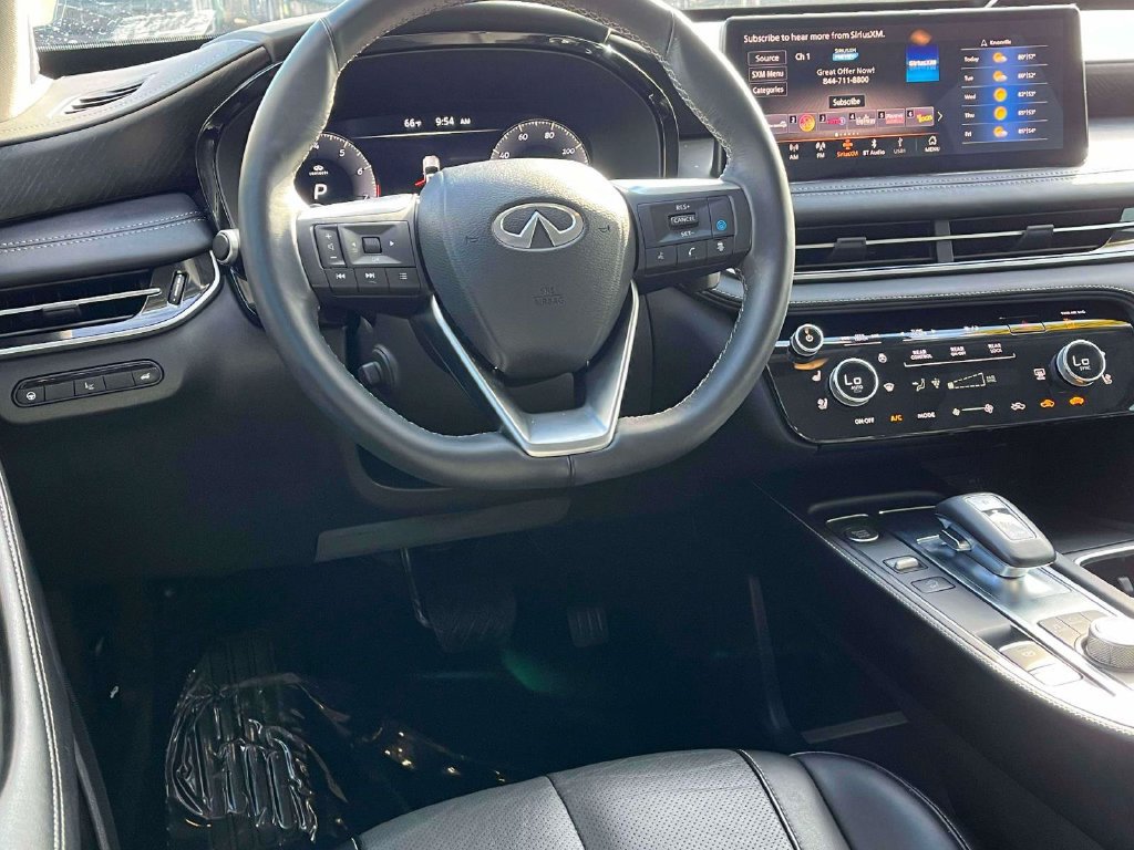 Used 2023 INFINITI QX60 Sensory w/ Vision Package AWD/4WD image 2