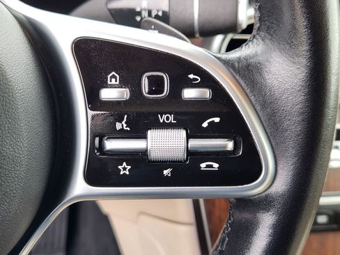 Used 2020 Mercedes-Benz GLC 300 4MATIC image 23