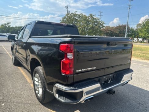 Used 2024 Chevrolet Silverado 1500 LT w/ Z71 Off-Road Package AWD/4WD image 6