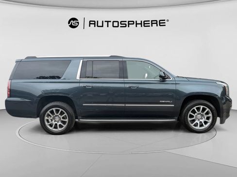 Used 2019 GMC Yukon XL Denali RWD image 11