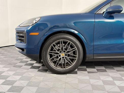 Certified 2024 Porsche Cayenne Coupe image 7