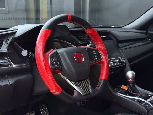 Used 2018 Honda Civic Type R image 16