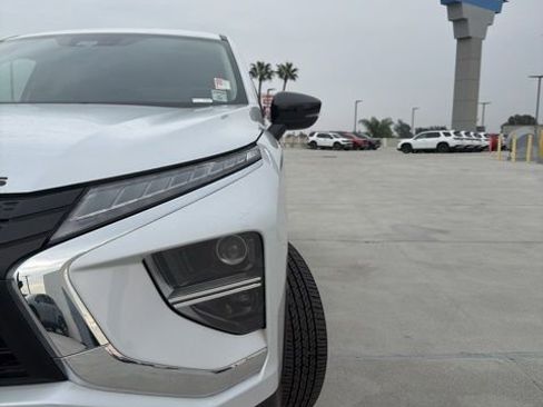 Used 2022 Mitsubishi Eclipse Cross LE image 4