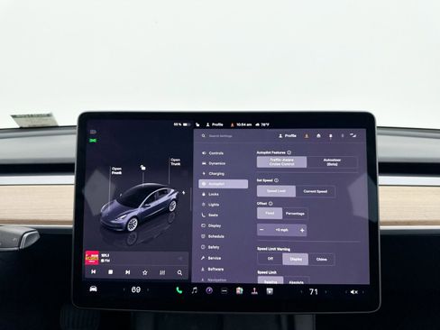 Used 2023 Tesla Model 3 Standard Range image 9