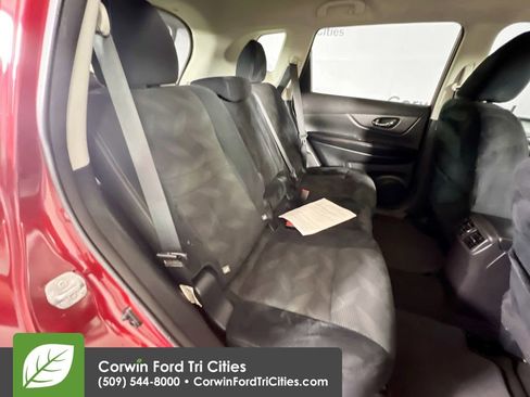 Used 2016 Nissan Rogue S AWD/4WD image 16