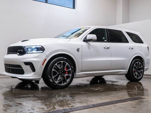 Used 2021 Dodge Durango SRT Hellcat w/ Technology Group AWD/4WD image 3