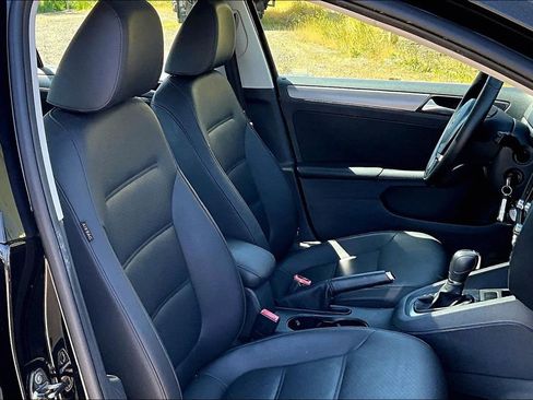 Used 2013 Volkswagen Jetta TDI FWD image 10
