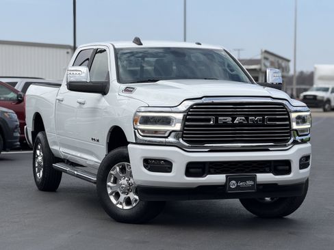 Used 2024 RAM 2500 Laramie AWD/4WD image 3