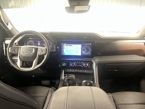 Certified 2026 GMC Sierra 1500 Denali w/ Denali Reserve Package AWD/4WD image 17