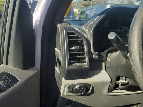 Used 2018 Ford F150 XL w/ Equipment Group 101A Mid image 9