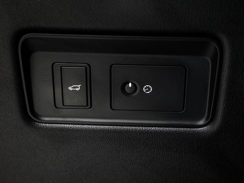 Used 2020 Land Rover Range Rover Sport SVR AWD/4WD image 42