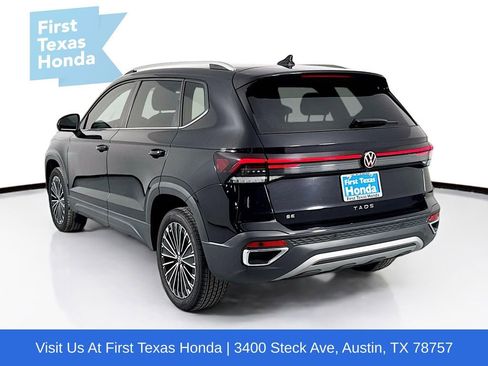 Used 2025 Volkswagen Taos SE image 6