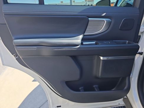 Used 2025 Ford Expedition Platinum w/ Driver's Package image 23