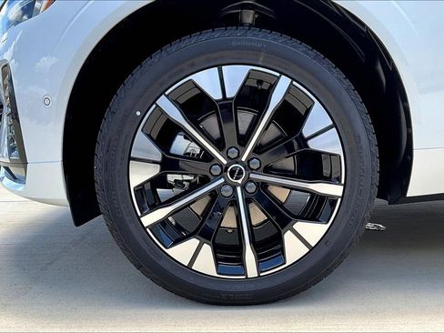 New 2026 Volvo XC60 B5 Plus w/ Protection Package Premier image 24