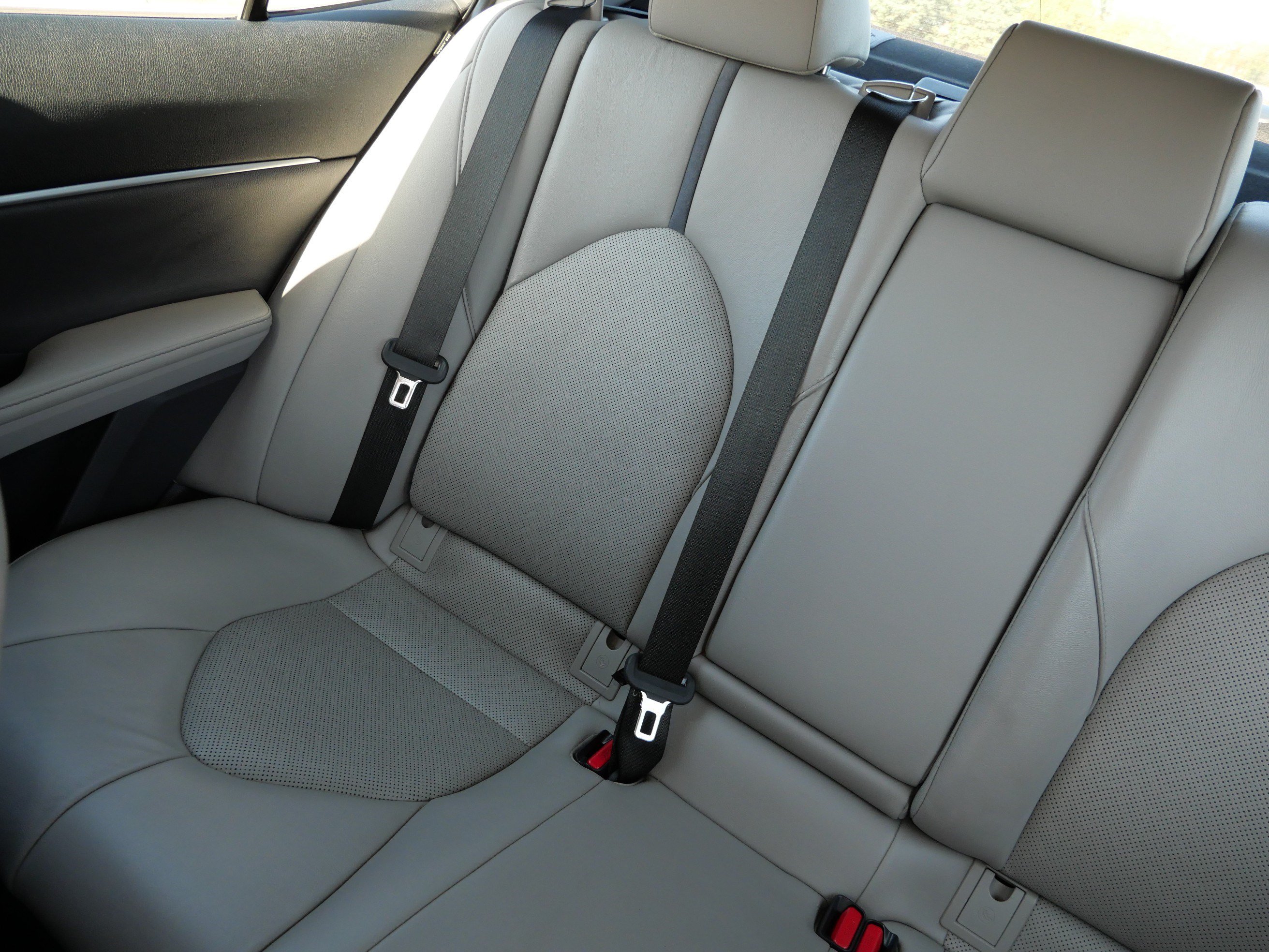 Used 2021 Toyota Camry XLE w/ Cold Weather Package FWD image 12