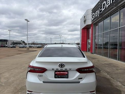 Used 2023 Toyota Camry XSE image 3